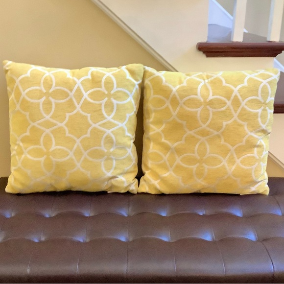 THROW PILLOWS 18X18 - Picture 2 of 2